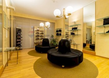 Shop Galleria Leonardo Da Vinci, 14
Centro, Biella - photo 43