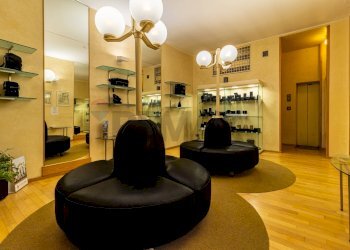 Shop Galleria Leonardo Da Vinci, 14
Centro, Biella - photo 46