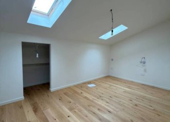 Four-room apartment Via Coltellini, Modena (neighborhood Circoscrizione 1) - photo 1