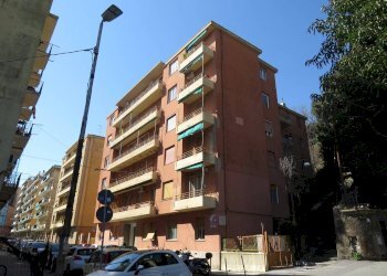 Trilocale Via Carlo Antonio Tavella, 1, Genova (zona Castelletto) - foto 32