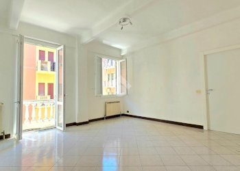 Four-room apartment Via Amerigo Vespucci, Genova (neighborhood Pegli) - photo 9