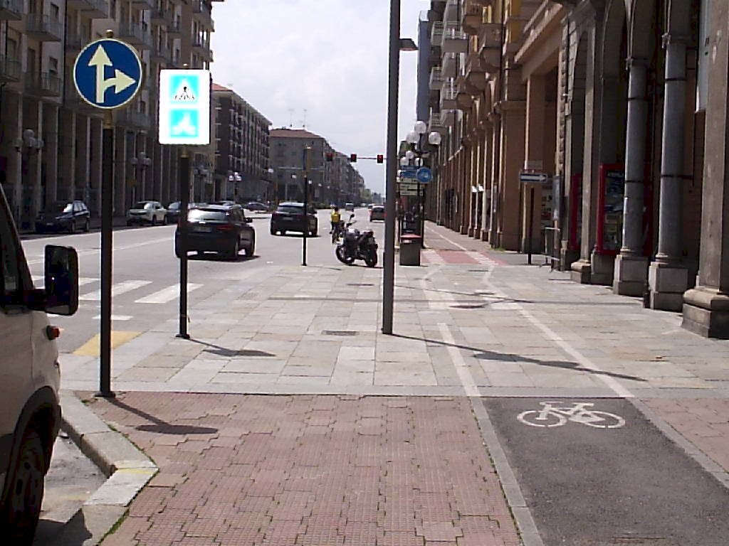 Shop Corso Nizza, 1, Cuneo - photo 2