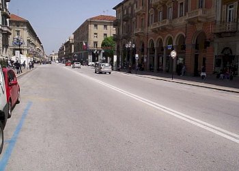 Shop Corso Nizza, 1, Cuneo - photo 1