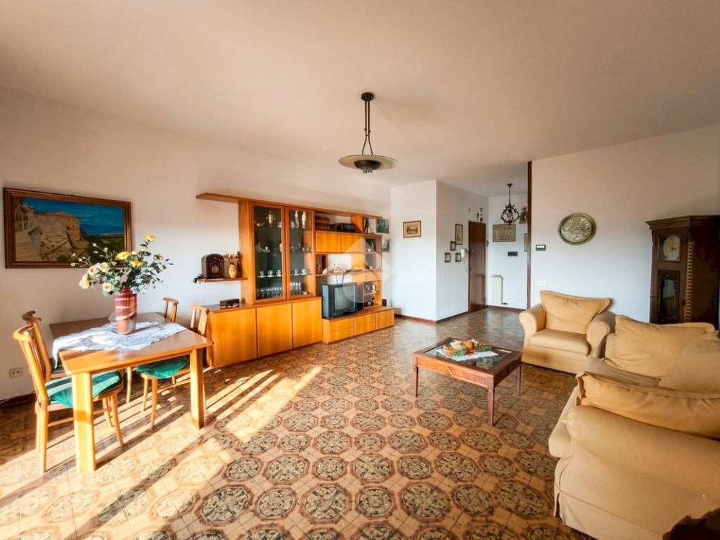 Four-room apartment Via delle Camelie, Cusano Milanino - photo 2