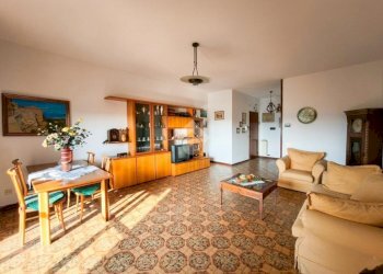 Four-room apartment Via delle Camelie, Cusano Milanino - photo 2