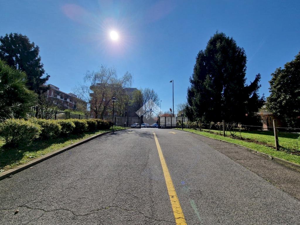 Box Via Zurigo, Milano (neighborhood Inganni) - photo 2