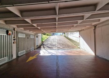 Box Via Zurigo, Milano (neighborhood Inganni) - photo 3