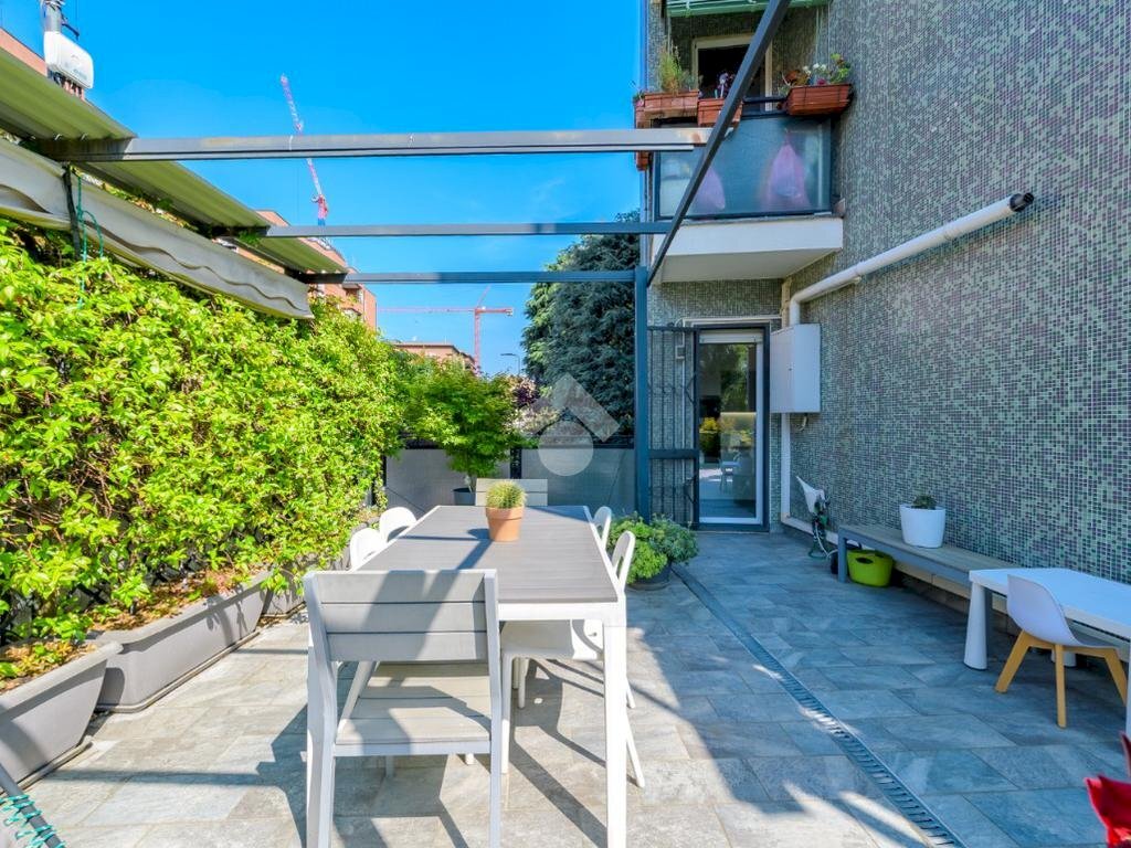 Three-room apartment Via Cuore Immacolato di Maria, Milano (neighborhood Vigentino) - photo 1