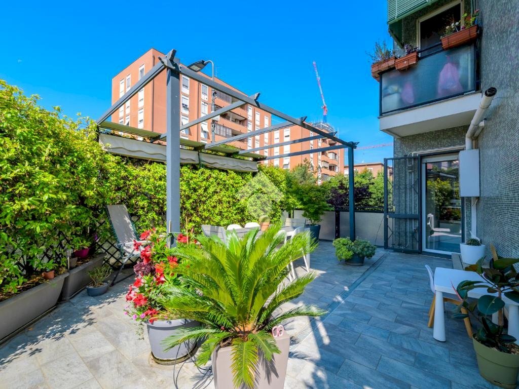 Three-room apartment Via Cuore Immacolato di Maria, Milano (neighborhood Vigentino) - photo 2