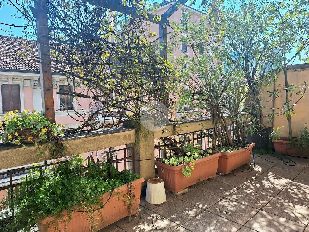 Trilocale piazzale Carlo Archinto, Milano (zona Isola) - foto 1