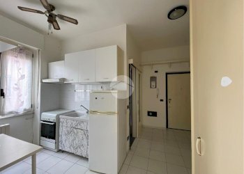 One-room apartment Via Don Vercesi, Bresso - photo 2