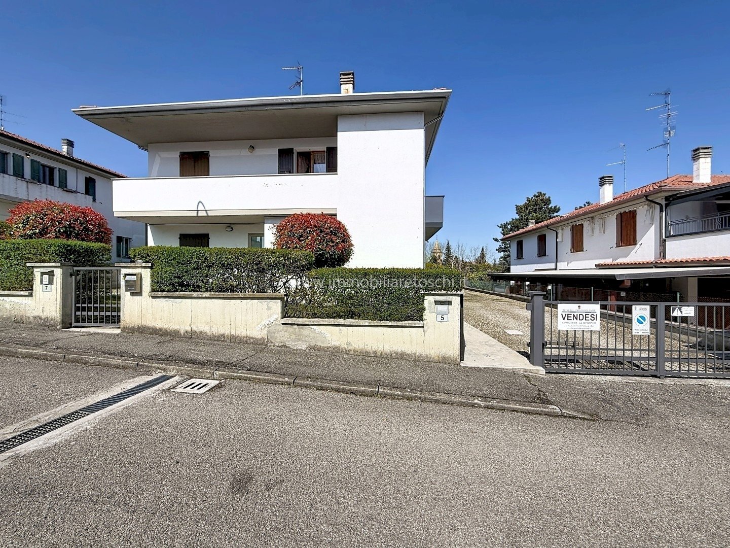 Three-room apartment Via Caduti di Via Fani, Dozza - photo 1