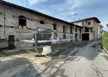 Rustic Vicolo Varaitina, Costigliole Saluzzo - photo 1