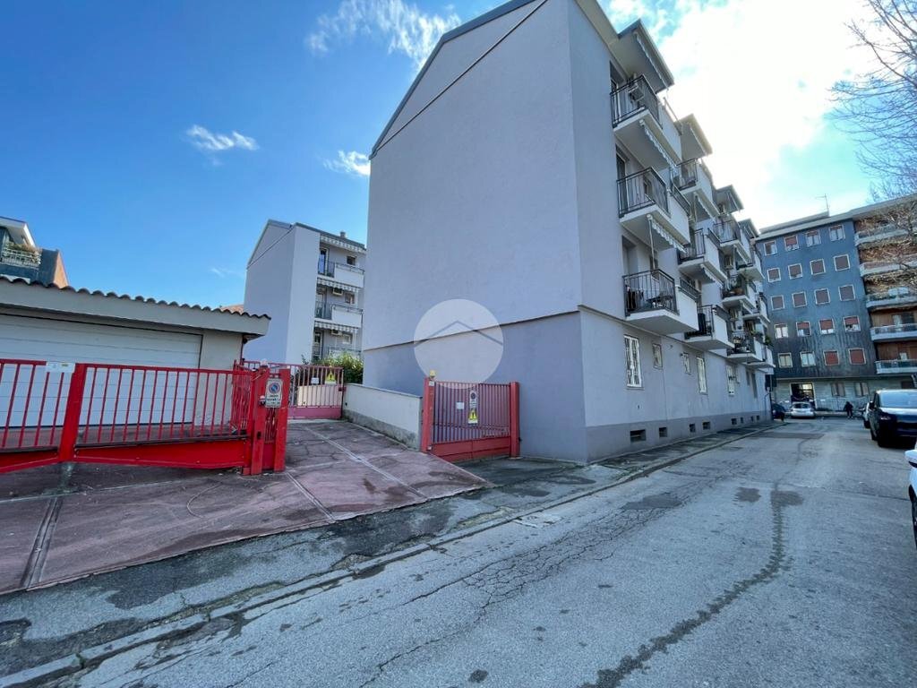 Box Via Michelangelo Buonarroti, Corsico - photo 1