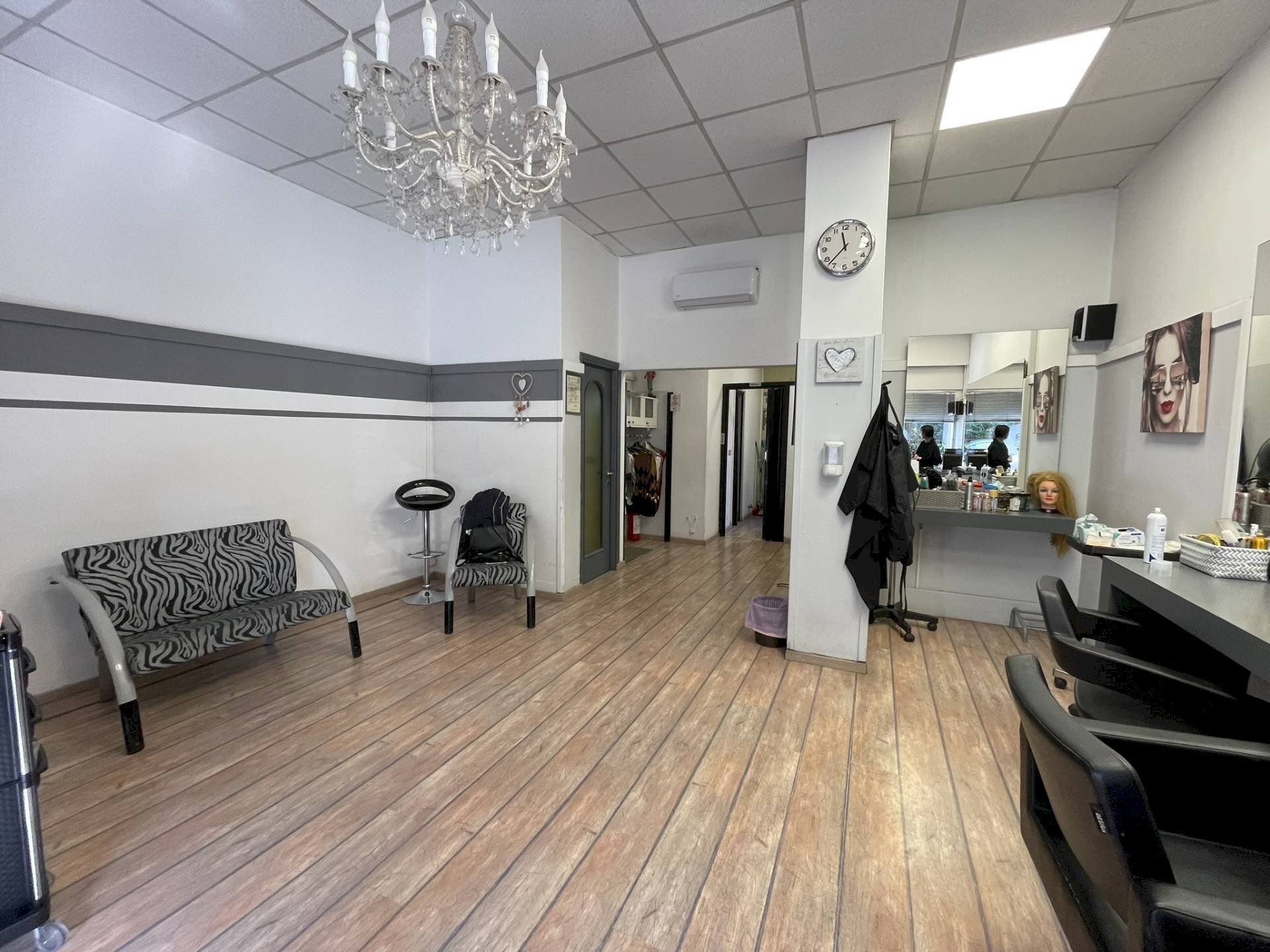 Foto 3 - Commercial Activity Via Santa Caterina
 
27, Legnano - photo 3