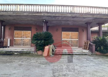 Foto 1 - Commercial Premises Contrada San Chirico, Benevento - photo 1