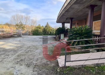 Foto 4 - Commercial Premises Contrada San Chirico, Benevento - photo 4