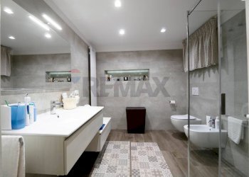 Bagno - Villa Strada Detta Della Marina
 
86, Bari - foto 18