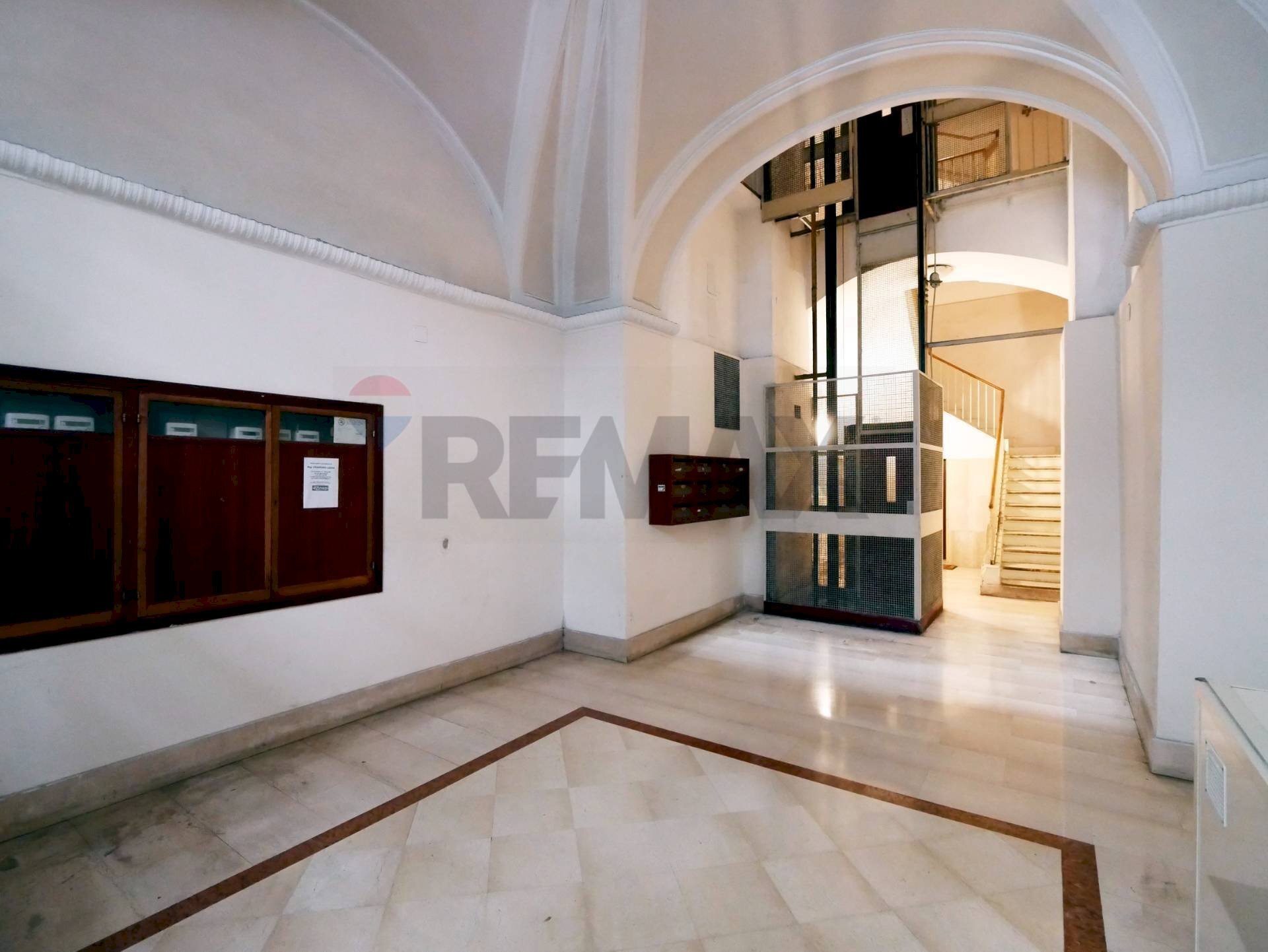 Ricezione / Lobby - Four-room apartment Via Napoli
 
78, Bari - photo 2