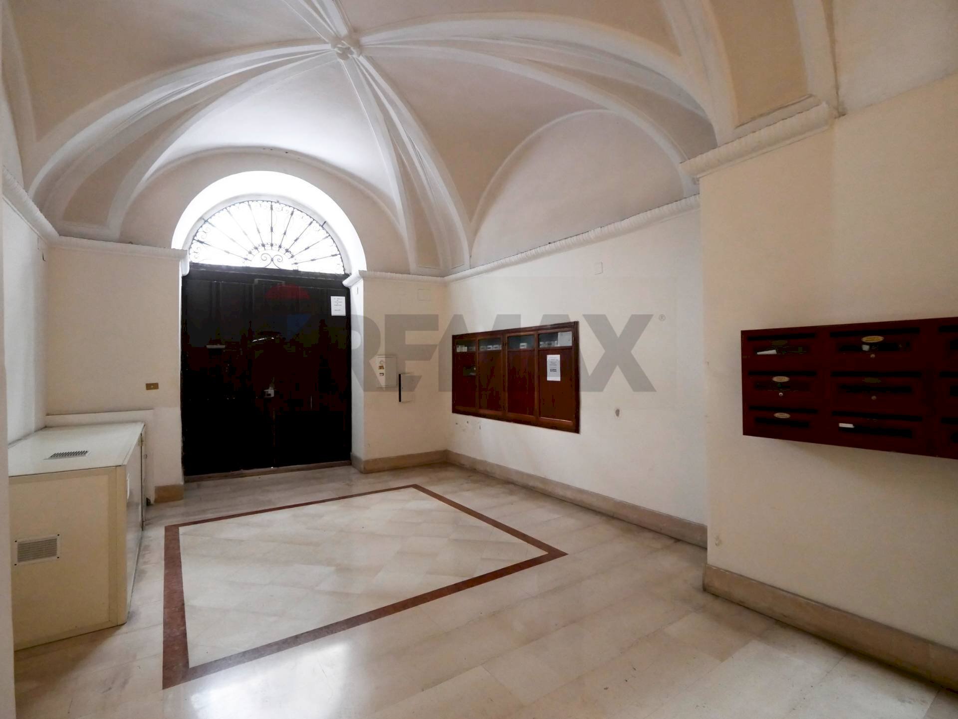 Ricezione / Lobby - Four-room apartment Via Napoli
 
78, Bari - photo 3