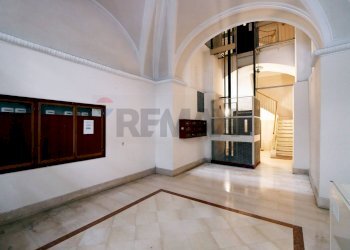 Ricezione / Lobby - Four-room apartment Via Napoli
 
78, Bari - photo 2