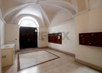 Ricezione / Lobby - Four-room apartment Via Napoli
 
78, Bari - photo 3