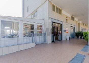 Terrazza - Locale Commerciale Via Vanoni
58/60, Triggiano - foto 2