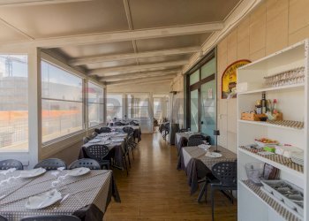 Sala da pranzo - Locale Commerciale Via Vanoni
58/60, Triggiano - foto 7