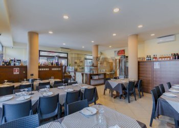 Sala da pranzo - Locale Commerciale Via Vanoni
58/60, Triggiano - foto 13