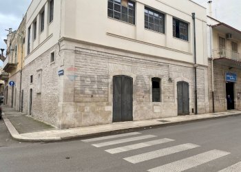 Edificio all\'aperto - Locale Commerciale Via Marconi
 
38/40, Terlizzi - foto 1