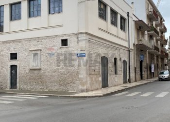 Edificio all\'aperto - Locale Commerciale Via Marconi
 
38/40, Terlizzi - foto 2