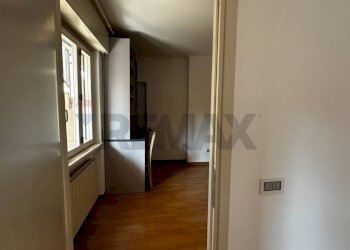 Hall / corridoio - Three-room apartment VIA CASTAGNA
 
13, Viggiù - photo 5