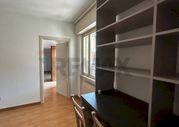 Cabina armadio - Three-room apartment VIA CASTAGNA
 
13, Viggiù - photo 8