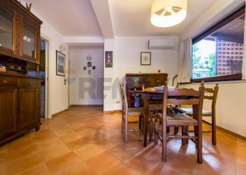 Sala da pranzo - Villa Via Igea
 
26, Palermo - foto 17