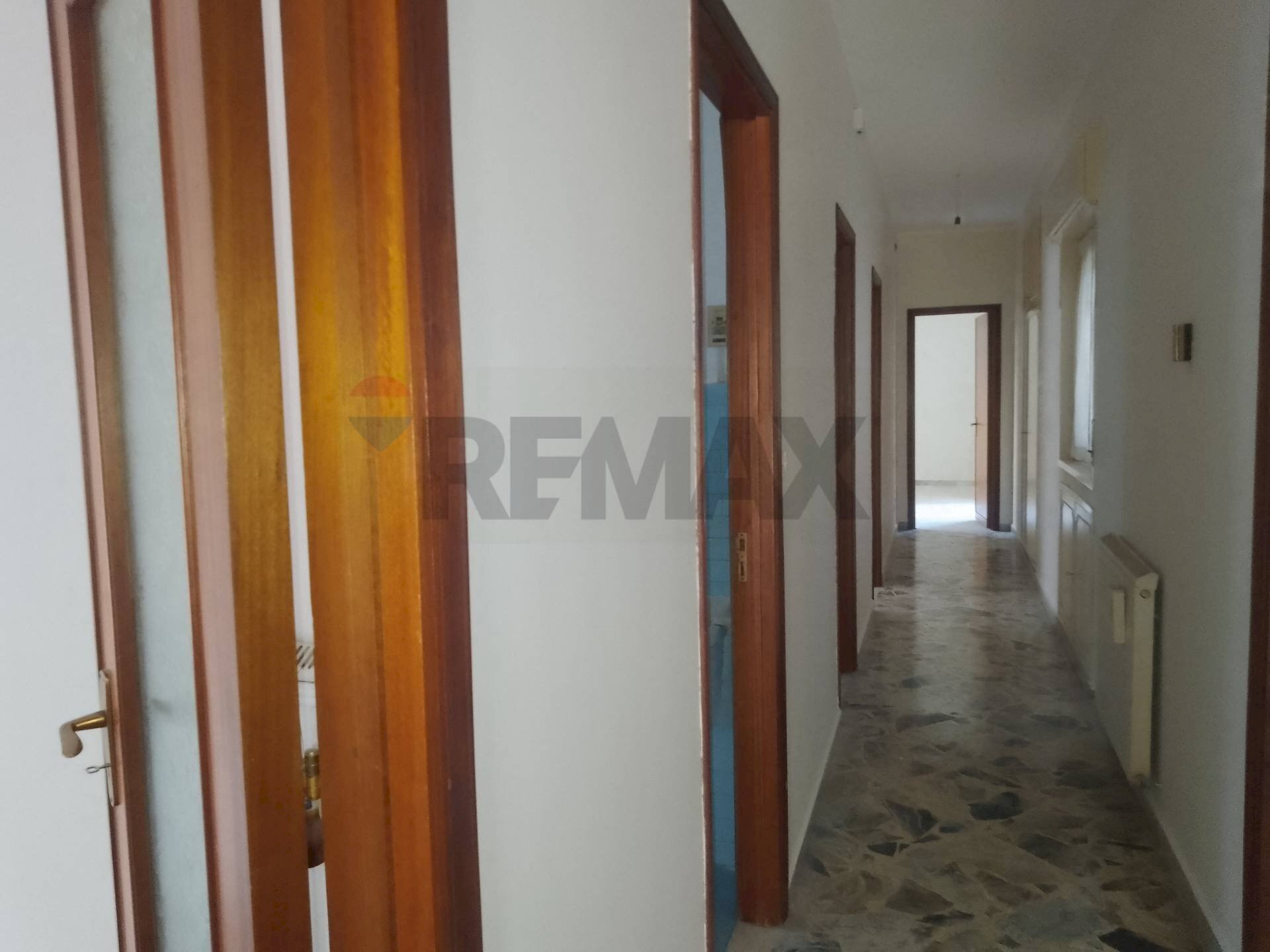 Hall / corridoio - Apartment Viale Principe Amedeo
 
35, Acireale - photo 3