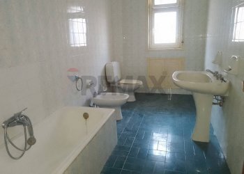 Bagno - Apartment Viale Principe Amedeo
 
35, Acireale - photo 7