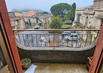 Balcone - Casa semi indipendente Via Vittorio Emanuele II
 
21, Rometta - foto 1