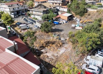 Edificio all\'aperto - Terreno edificabile Via Donatello
 
snc, Aci Sant'Antonio - foto 6