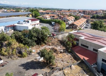Edificio all\'aperto - Terreno edificabile Via Donatello
 
snc, Aci Sant'Antonio - foto 13