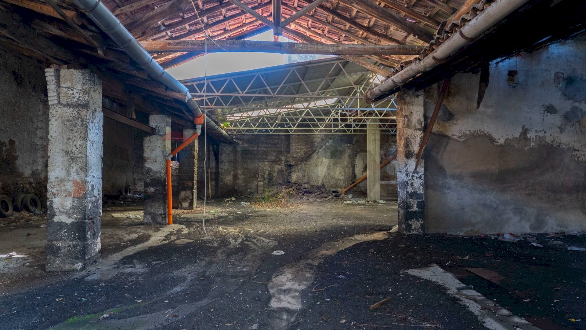 Casa all\'aperto - Capannone Via Archimede
 
42, Riposto - foto 1