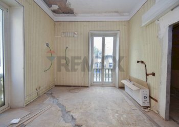 Stanza vuota - Locale Commerciale Via Eugenio Curiel
1, Adrano - foto 15