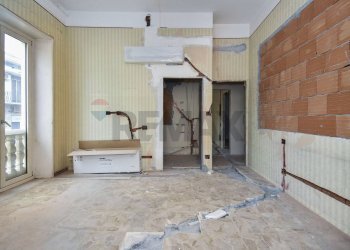 Terrazza - Locale Commerciale Via Eugenio Curiel
1, Adrano - foto 19