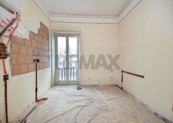 Stanza vuota - Locale Commerciale Via Eugenio Curiel
1, Adrano - foto 20