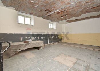 Stanza vuota - Locale Commerciale Via Eugenio Curiel
1, Adrano - foto 23