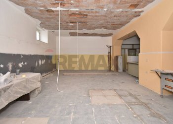 Parcheggio - Locale Commerciale Via Eugenio Curiel
1, Adrano - foto 24