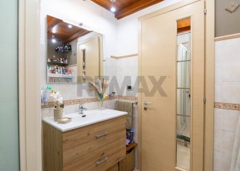 Bagno - Trilocale Via Jacopo Lo Verde
 
26, Catania - foto 12