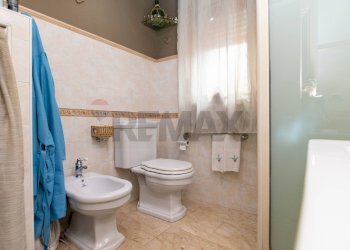 Bagno - Trilocale Via Jacopo Lo Verde
 
26, Catania - foto 13