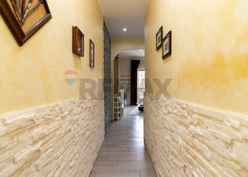 Hall / corridoio - Trilocale Via Jacopo Lo Verde
 
26, Catania - foto 14