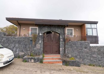 Casa all\'aperto - Villa via francia
 
18, Belpasso - foto 1