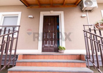 Scale - Villa via francia
 
18, Belpasso - foto 2